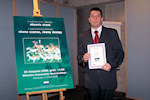 Piotr Odya with his diplomma